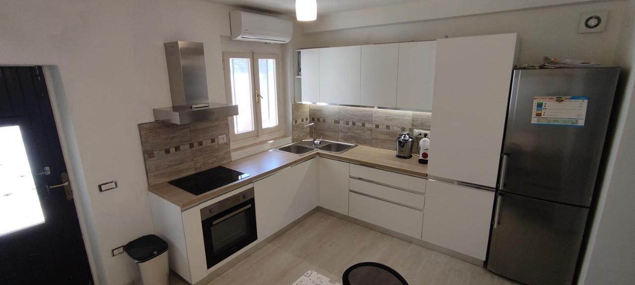 Mimose Apartment *